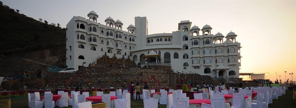 Bhairavgarh Palace Udaipur Eksteriør billede