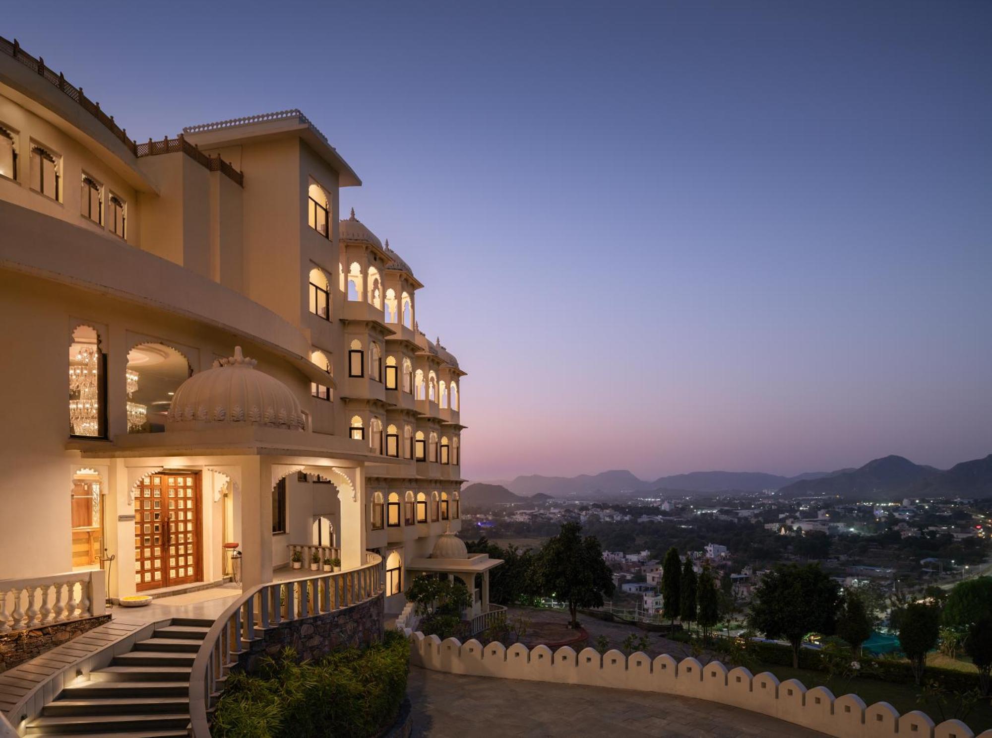 Bhairavgarh Palace Udaipur Eksteriør billede