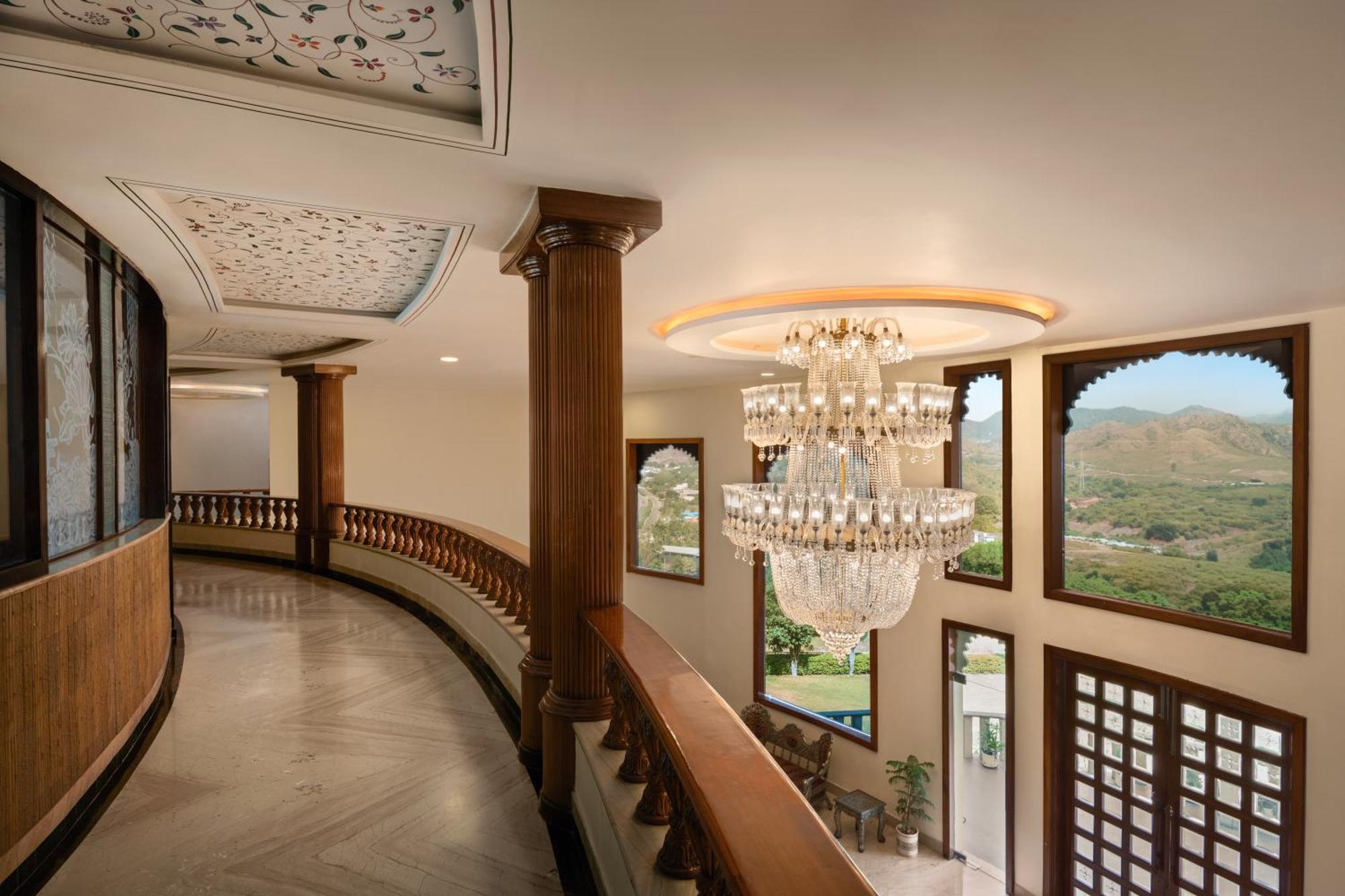 Bhairavgarh Palace Udaipur Eksteriør billede