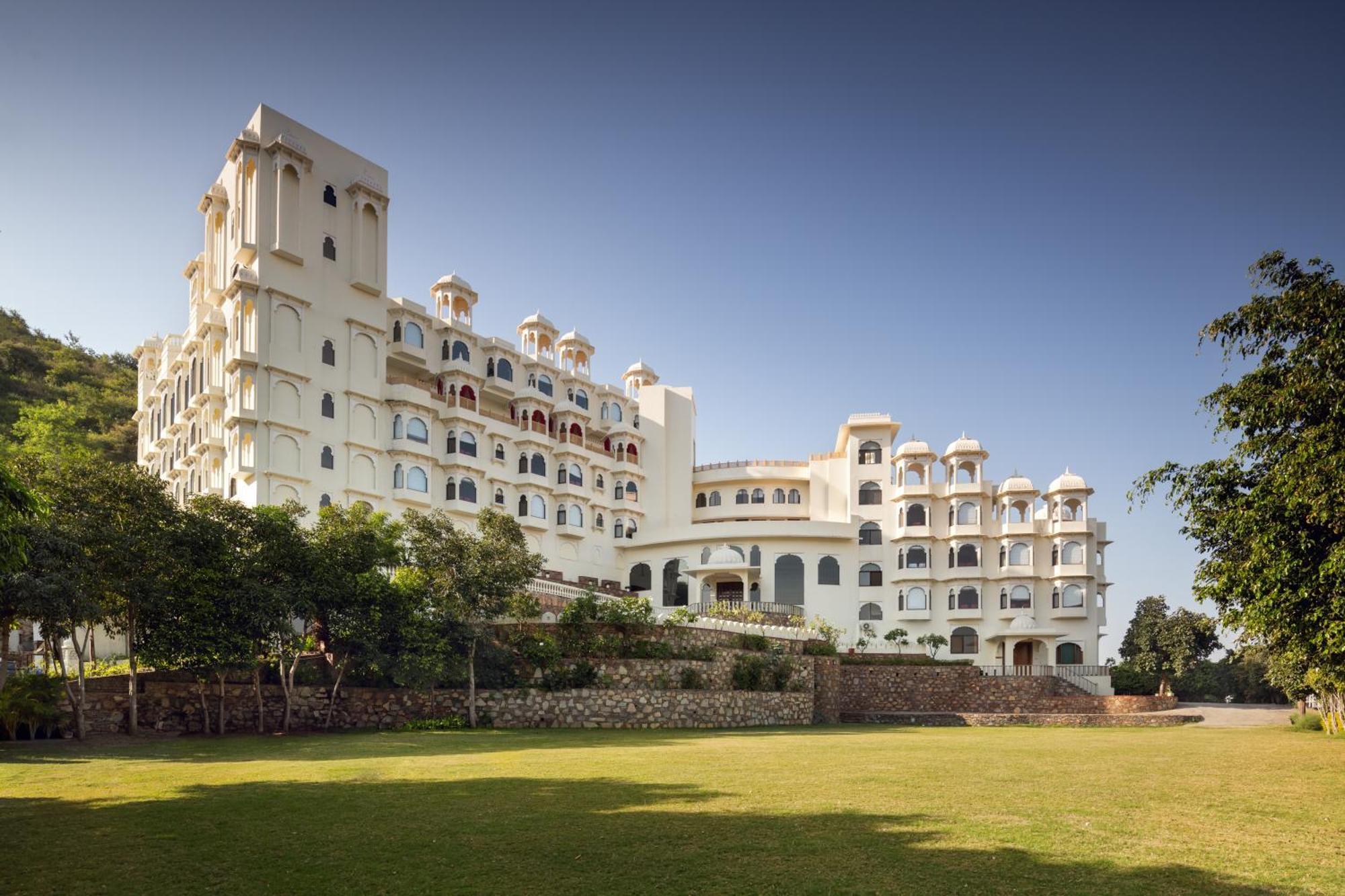 Bhairavgarh Palace Udaipur Eksteriør billede