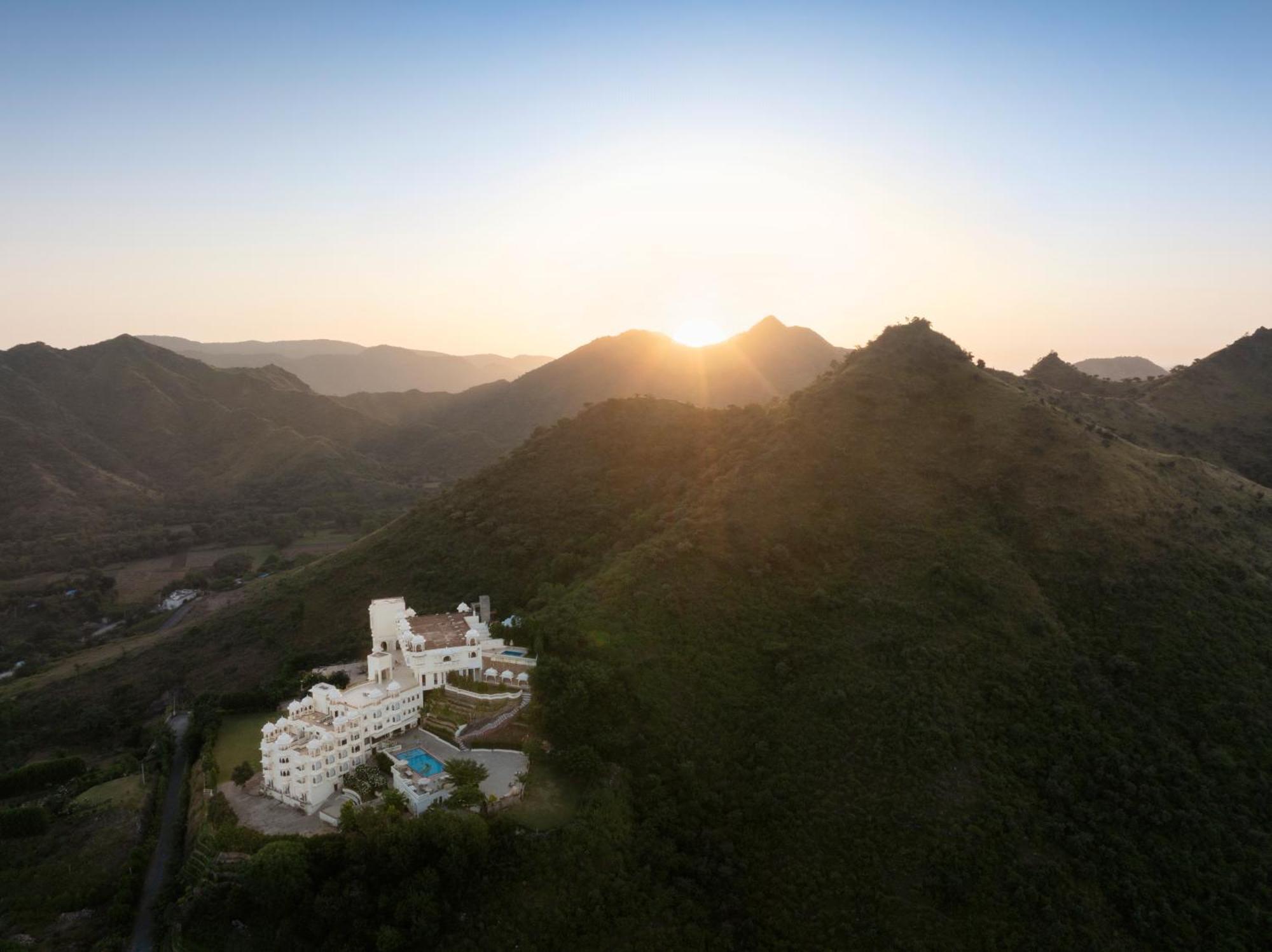 Bhairavgarh Palace Udaipur Eksteriør billede