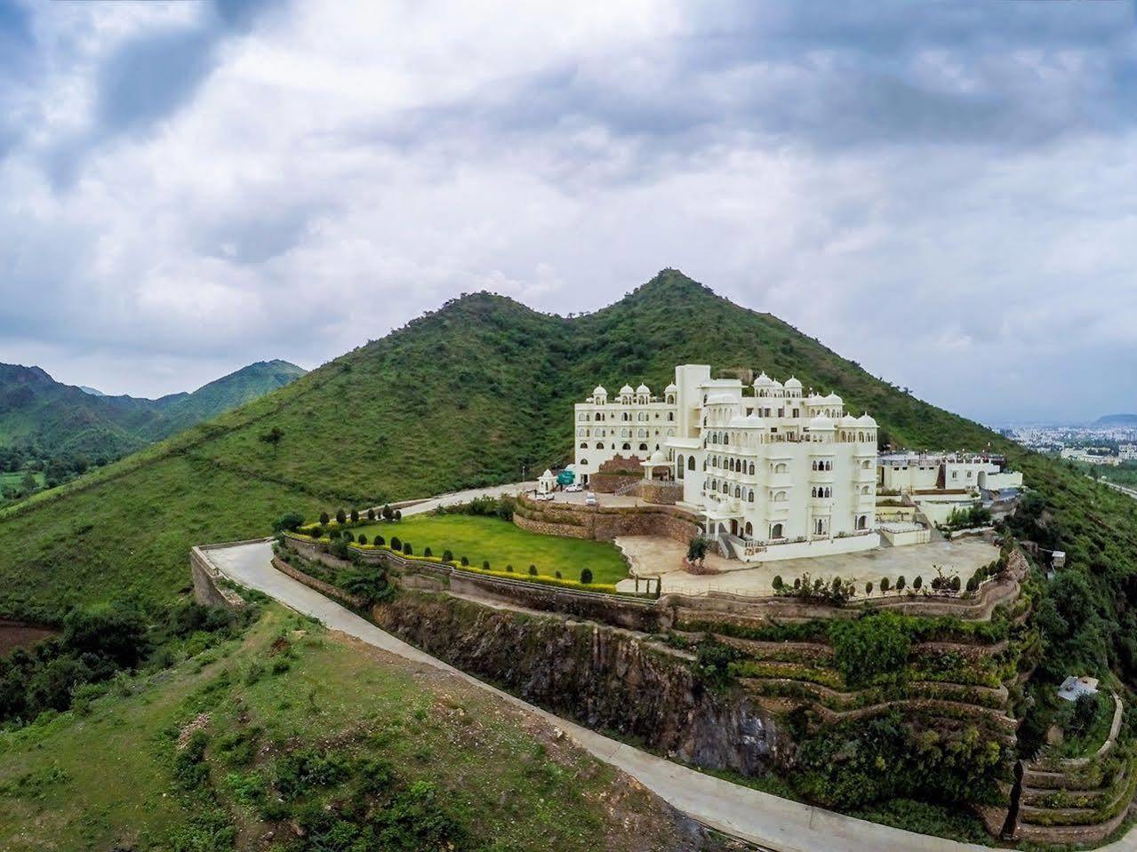 Bhairavgarh Palace Udaipur Eksteriør billede